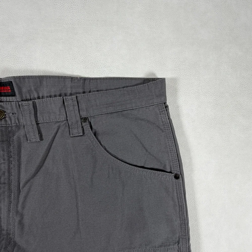 Wrangler Riggs Workwear Mens 44 Gray Ripstop Cargo Shorts Utility New
